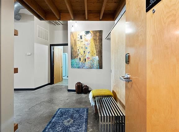 5th image of 901 Washington Ave Unit 302
