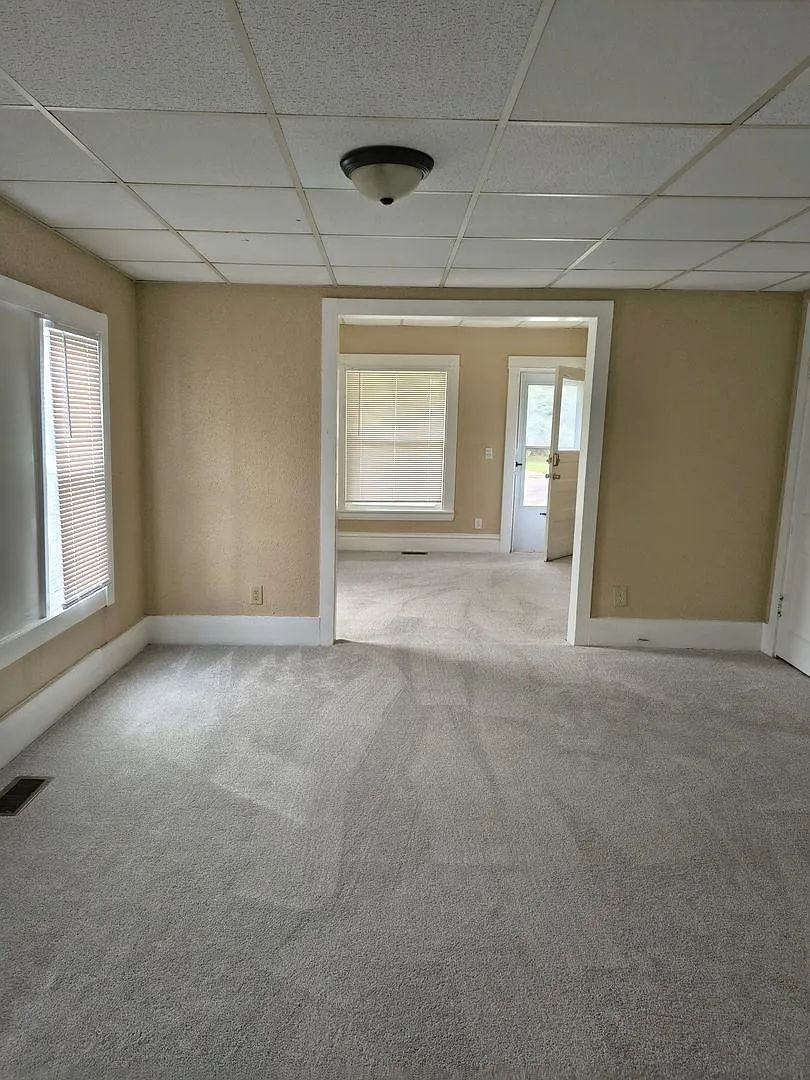 2 bed, 1.0 bath, $795 — Photo 2