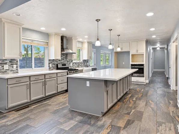 1947 E Viscounti Dr S, Sandy, UT 84093