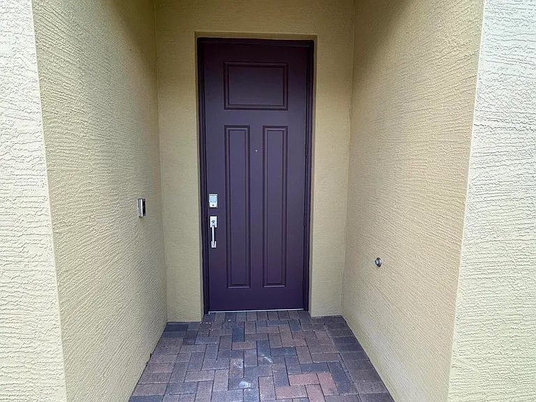 1769 SE Crosswood Way — Photo 3