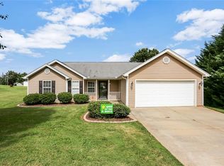 103 Stevens Ct, Williamston, SC 29697