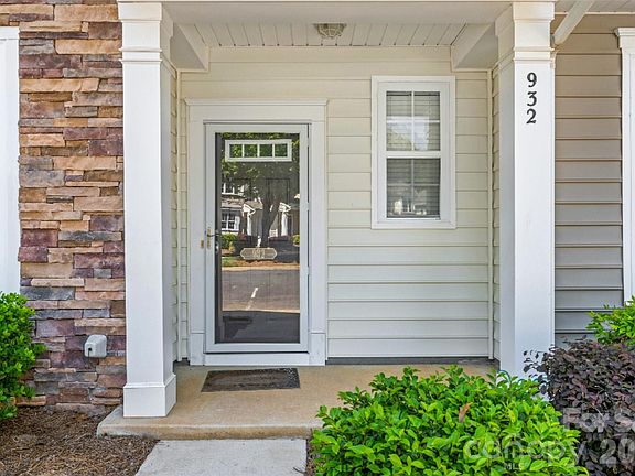 3rd image of 932 Coffee Tree Ln
