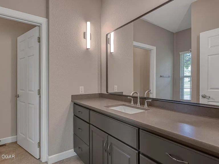 2813 Waters Edge Blvd — Photo 14