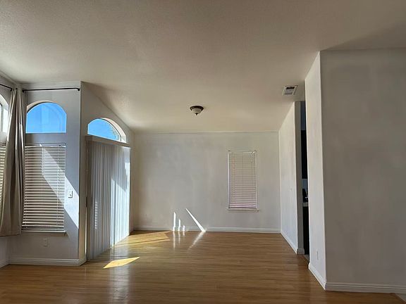 3rd image of 395 Halberta Cir