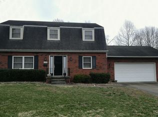 1320 Wilshire Dr, Mount Vernon, IL 62864