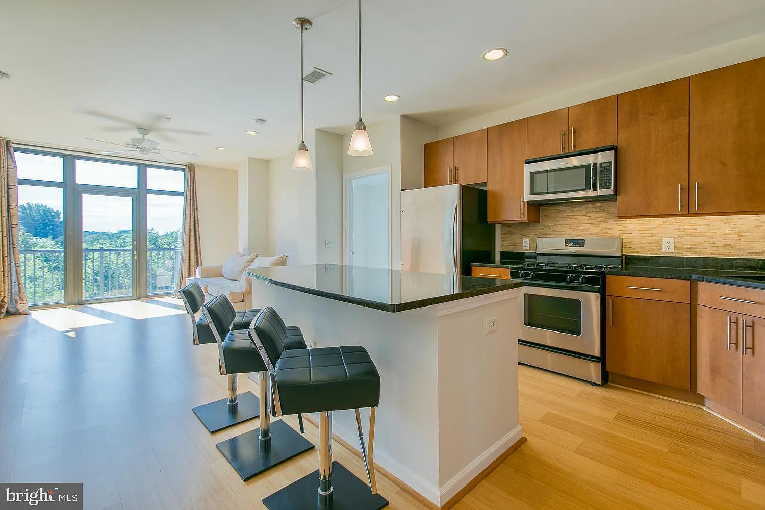 Spectrum Condo — Photo 2