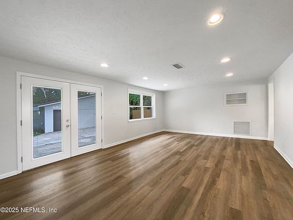 3rd image of 5453 S SOUTH BEND Circle N