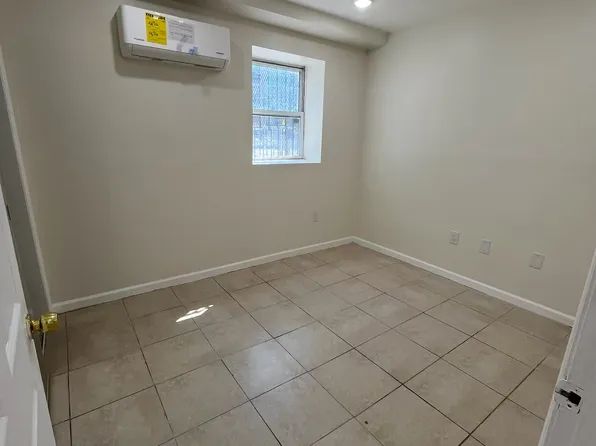 81 Bergen Ave Floor 1, Jersey City, NJ 07305