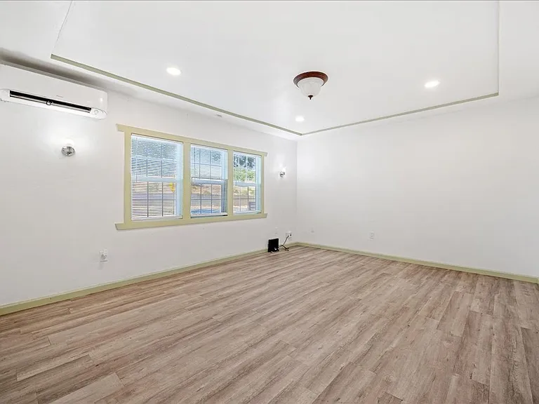 1305 W St — Photo 3