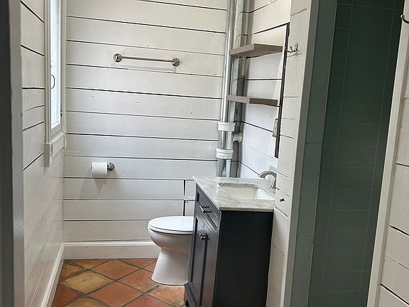 4th image of 537 Diana St
