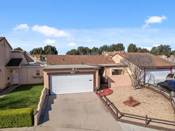 1588 Duran St, Salinas, CA 93906