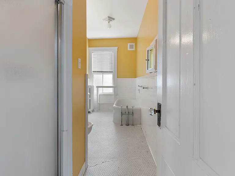 15 Myrtle St — Photo 12