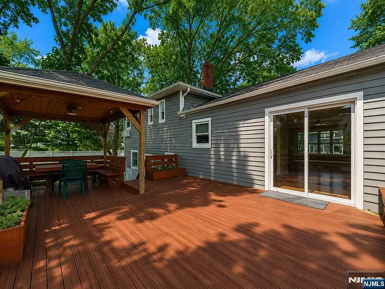 75 Cypress Rd — Photo 31