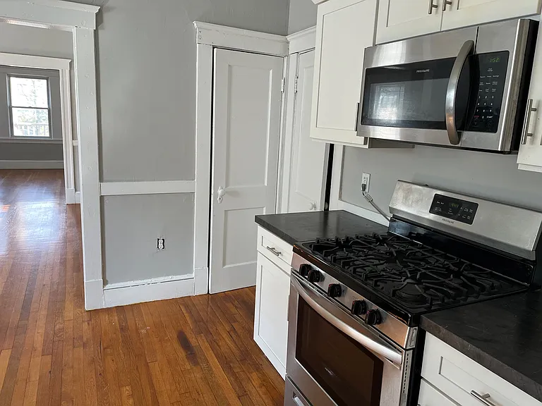 113 Sherwood St #3R — Photo 17