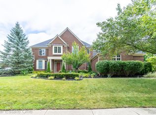 18090 Peninsula Way, Northville, MI 48168