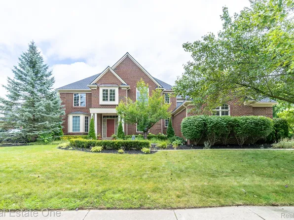 18090 Peninsula Way, Northville, MI 48168