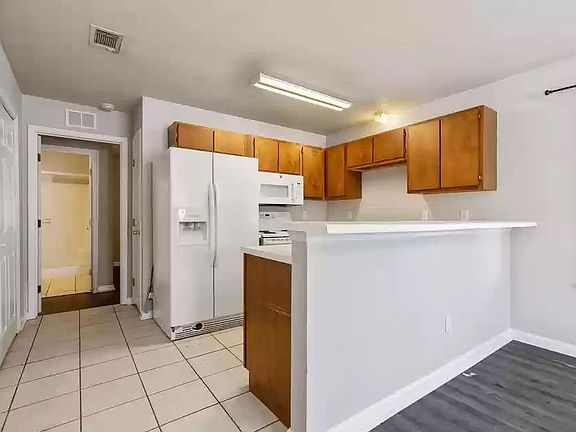 Kitchen : Before