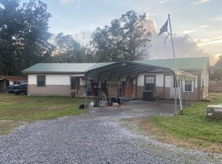 25274 Pine St, Elberta, AL 36530