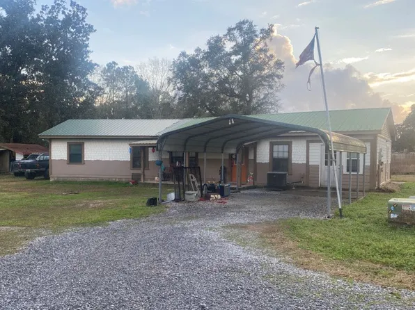 25274 Pine St, Elberta, AL 36530