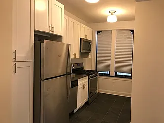 Rented by Zikos Realty Services