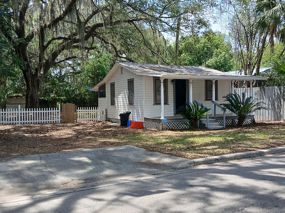 1st image of 227 SE 14th Ln