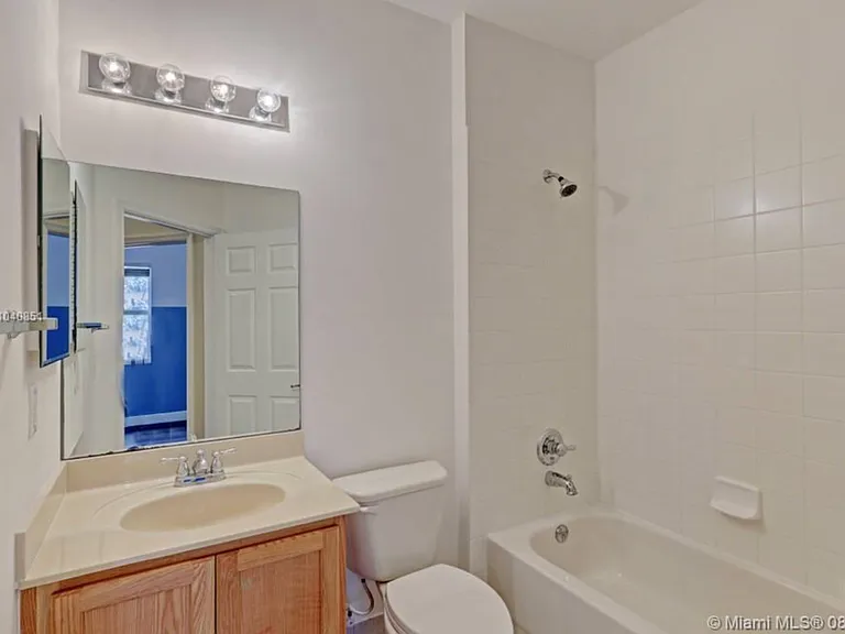 3211 Scarletta Dr — Photo 25