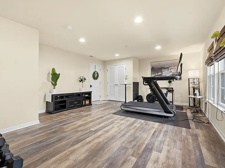 601 Pointe View Dr — Photo 28