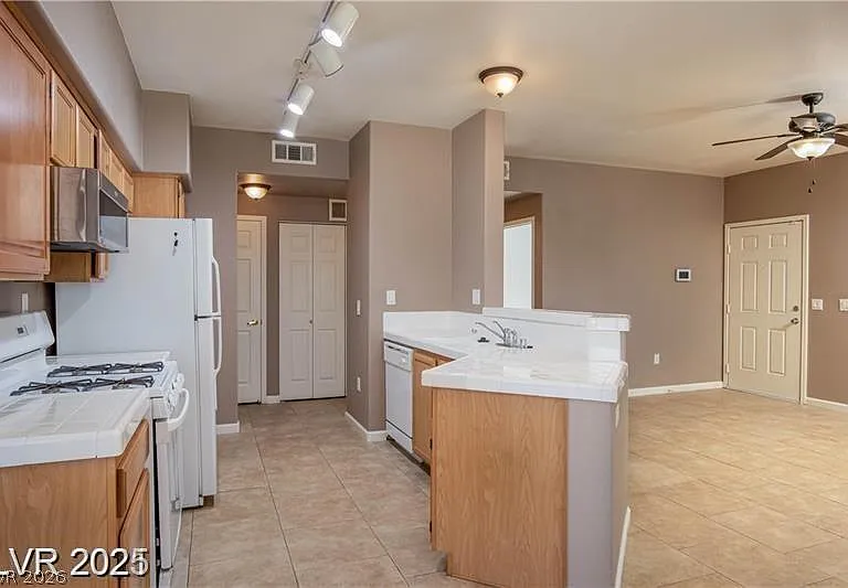 1050 E Cactus Ave #1100 — Photo 7