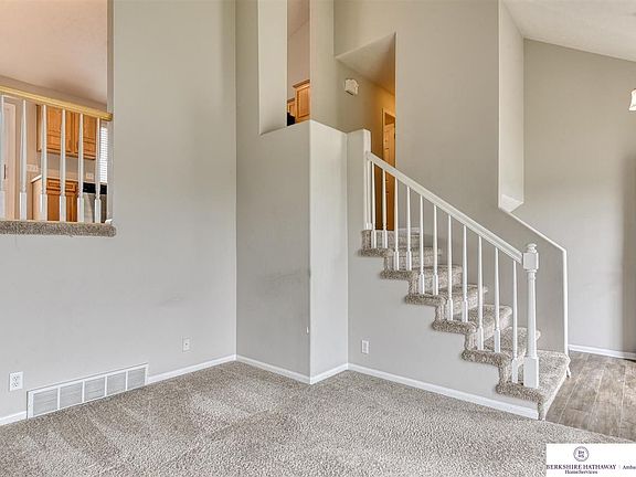 4th image of 18624 T Cir