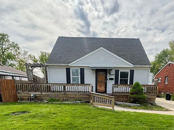 26223 Chippendale St, Roseville, MI 48066