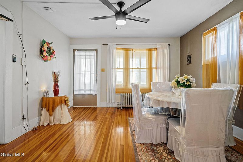4th image of 317 Glen Avenue