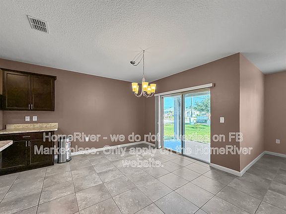 3rd image of 1402 SW Crest Ave