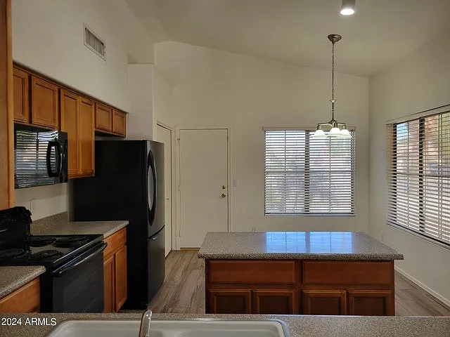 869 E Sheffield Ave — Photo 8
