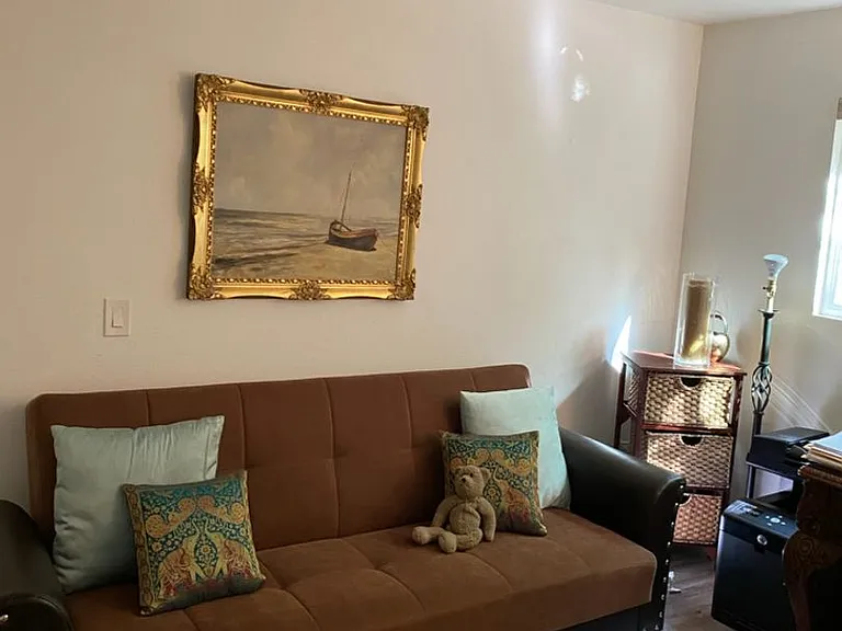 871 Park Ave — Photo 16