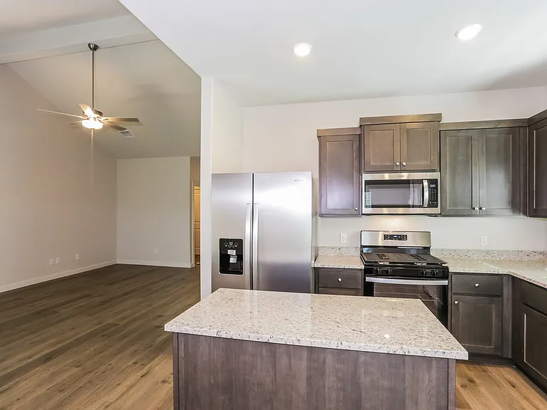 1540 Woodwinds Dr — Photo 8