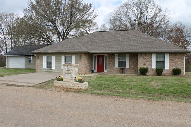 1st image of 202 Vista Dr