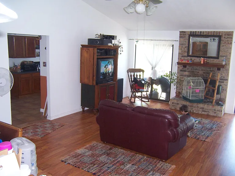 1612 Colony St — Photo 6