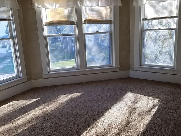 4th image of 1402 4th Ave N