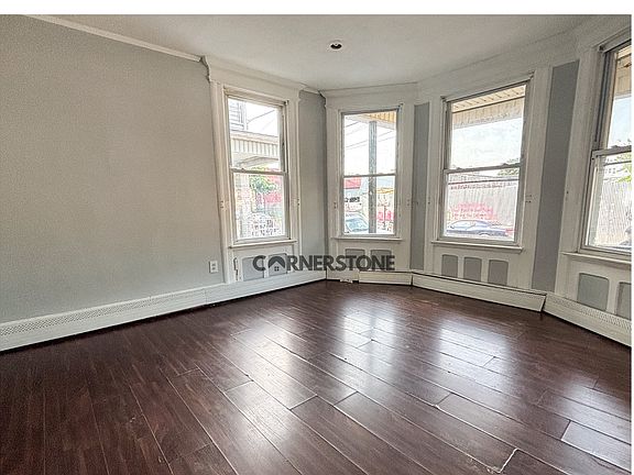 4th image of 58 Cypress St