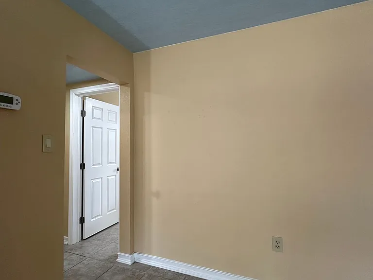 261 Caldwell St — Photo 6