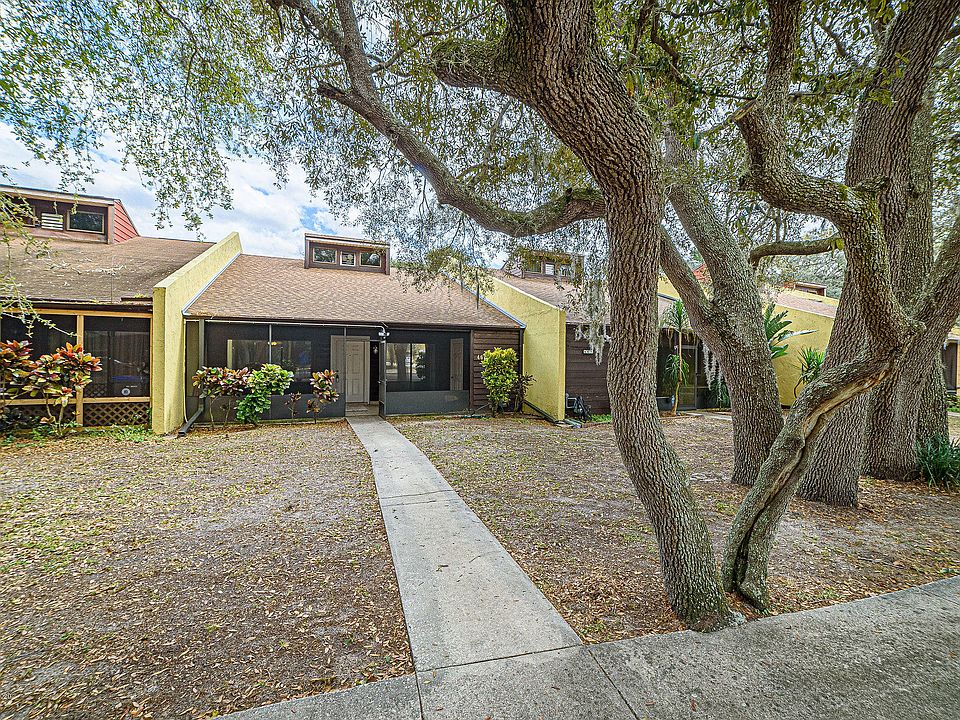 1st image of 467 Valerie Dr