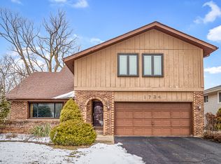 1734 71st St, Darien, IL