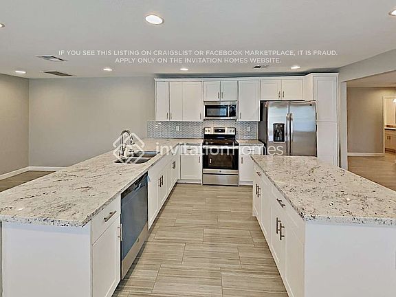 4th image of 1915 E Laguna Dr