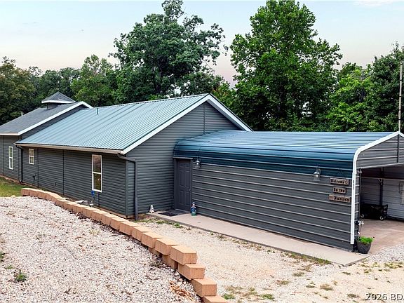 3rd image of 411 Valley Spring Rd