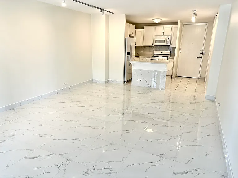 1960 N Lincoln Park W #302 — Photo 17