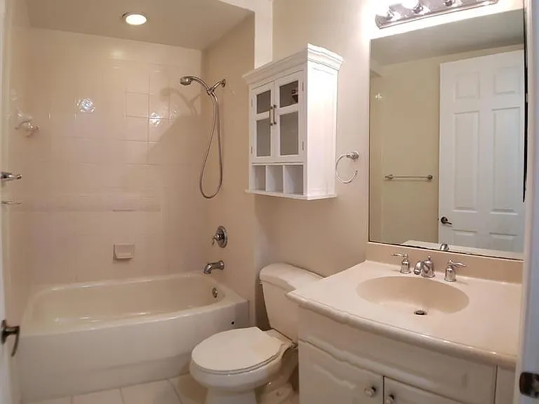 8207 NW 128th Ln #18-B — Photo 12