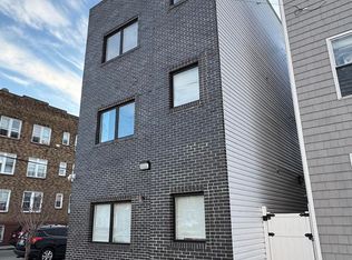 36 Auburn St, Paterson, NJ 07501