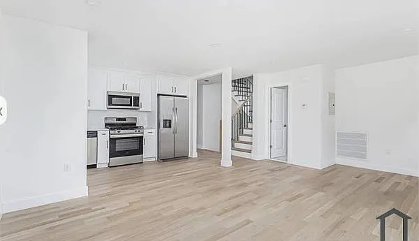 670 Arden Ave — Photo 7