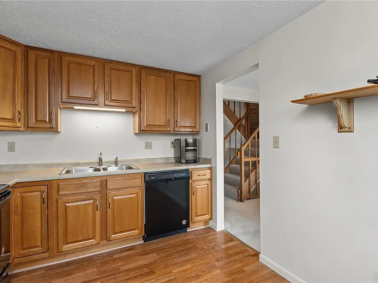 264 Scott Ln — Photo 7