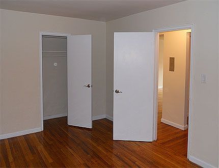 2nd image of 3625 Parsons Blvd APT 4A